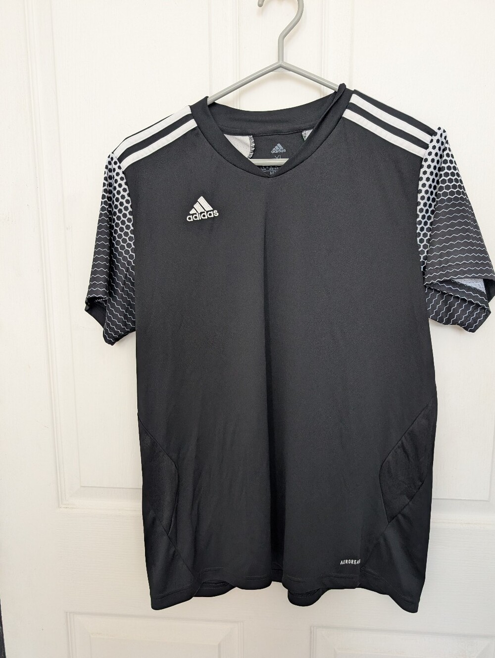 adidas Black Men’s Short-Sleeve Training Jersey with Patterned Sleeves
